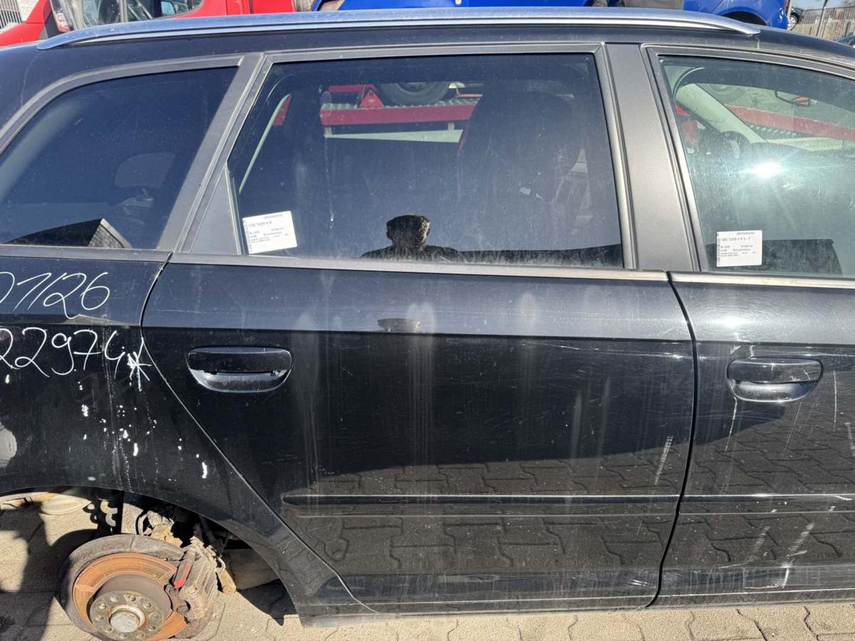 Audi A3 8P Sportback original T&uuml;r hinten rechts LY9B Brillantschwarz Rohbau BJ06